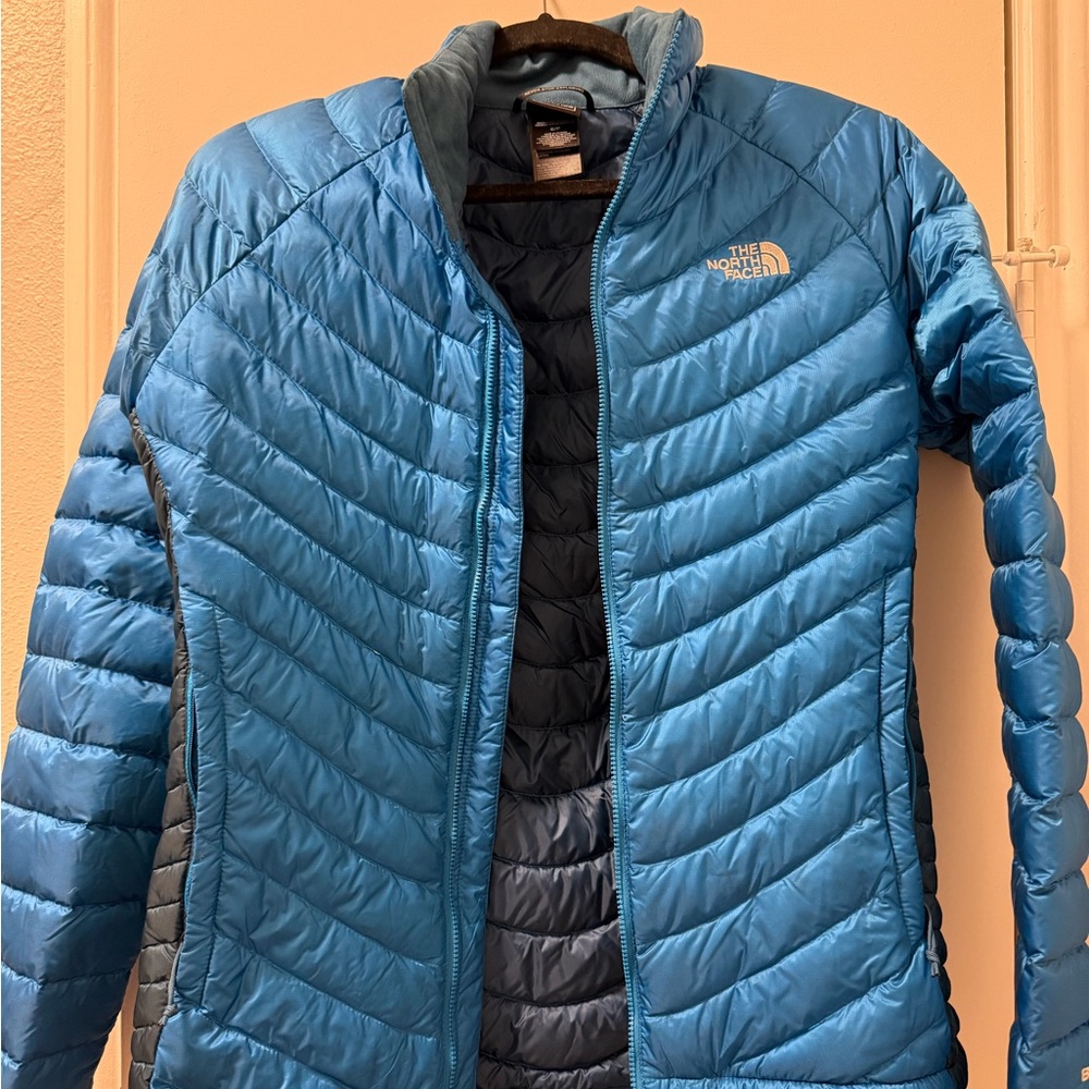 The North Face Women's Teal / Blue Puffer Jacket
